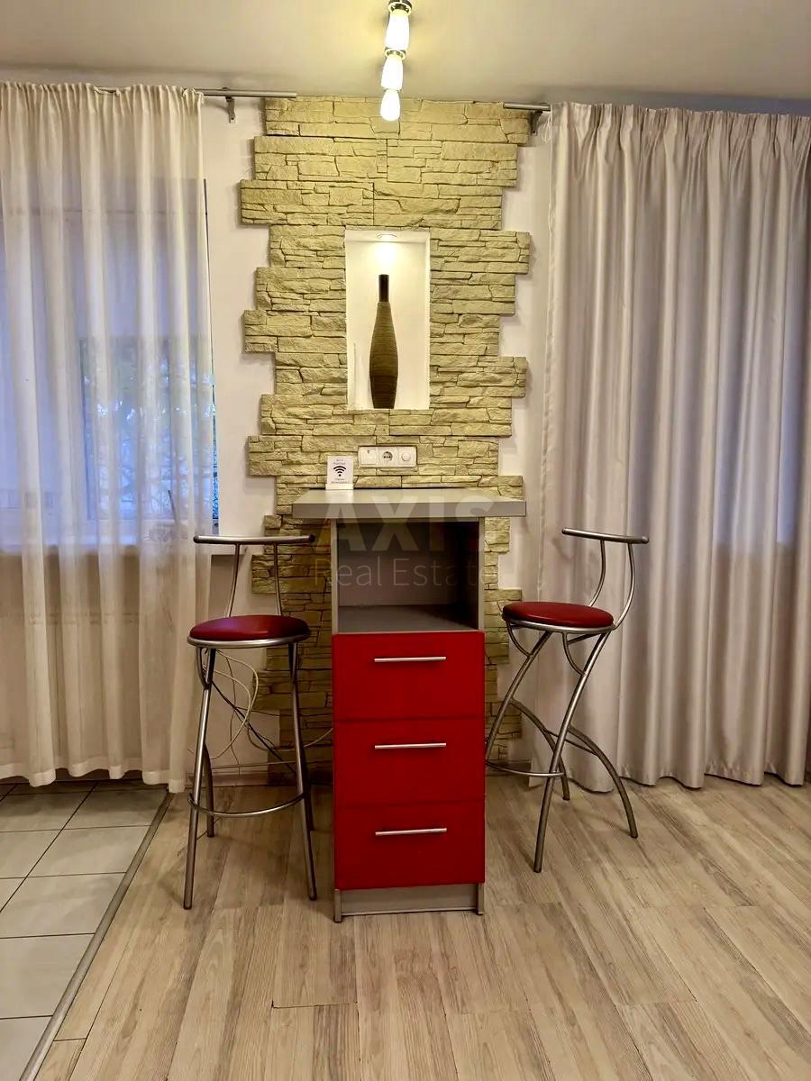 1k apartment vul. Volodymyrs'ka 76615458
