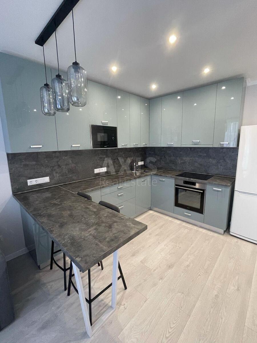1k apartment vul. Central'na 15570065