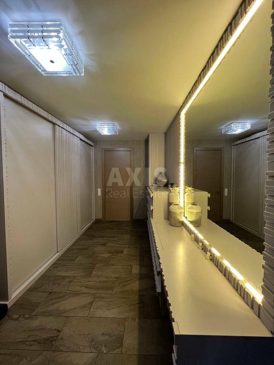3k apartment vul. Shums'kogo Jurija 3Г8