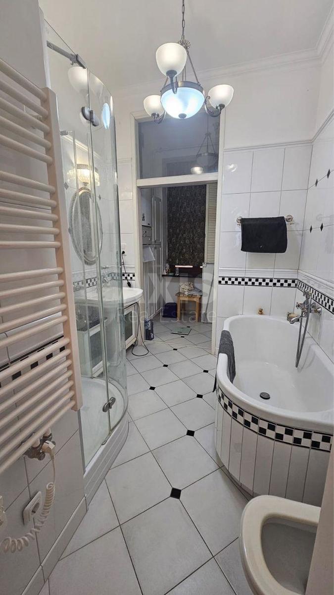2k apartment vul. Tr'ohsvjatytel's'ka 133