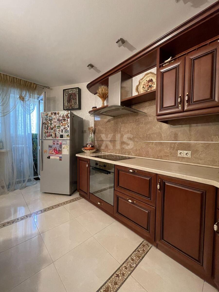2к квартира пр-т Бажана Миколи 1М60576