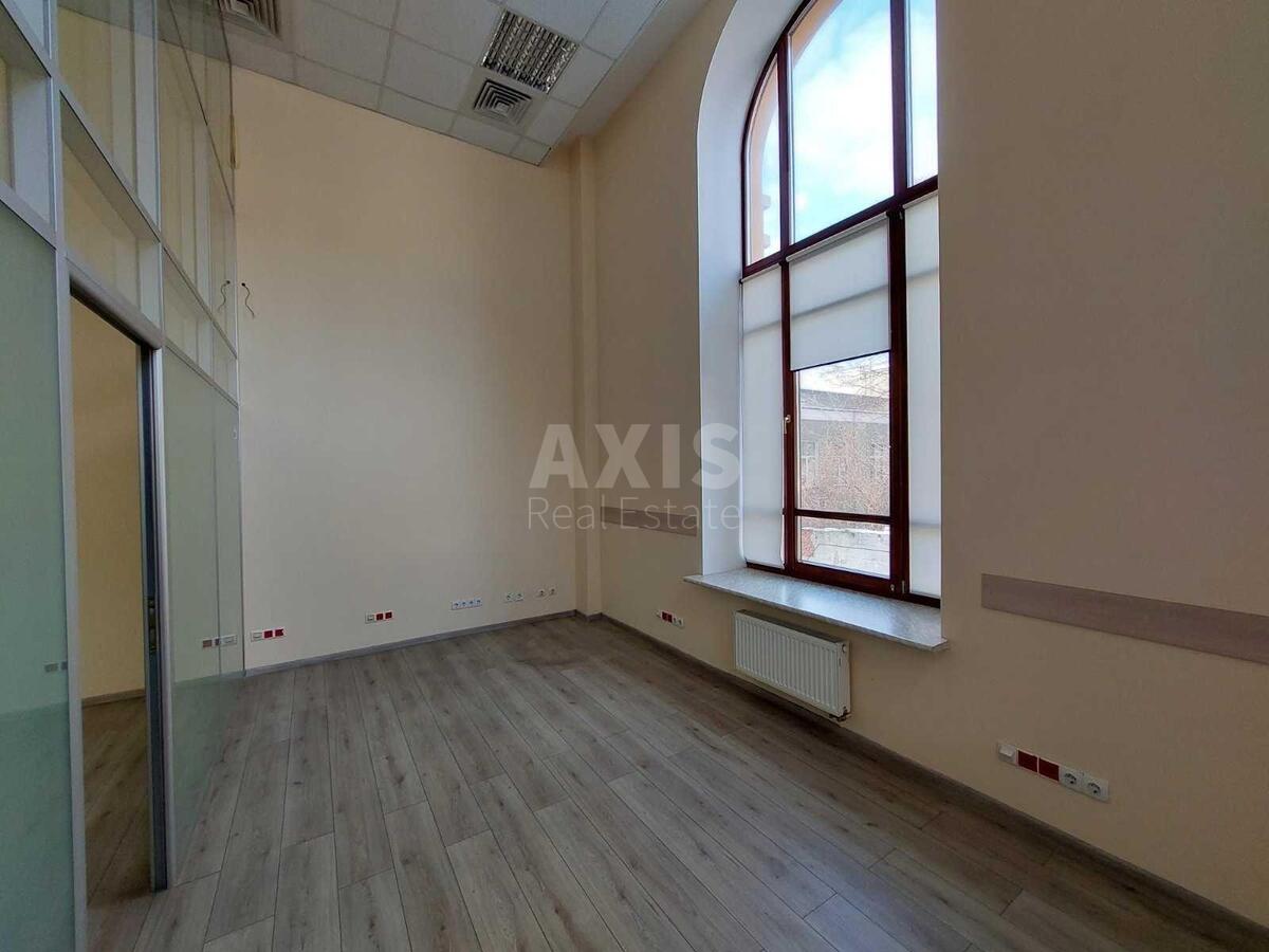 Office vul. Bul'varno-Kudrjavs'ka 24, 492m22