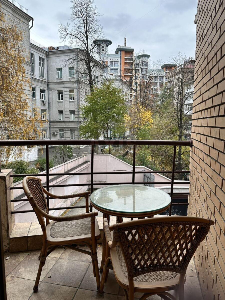 2k apartment vul. Ljuterans'ka 10А610930