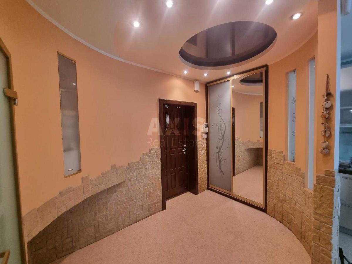 2k apartment vul. Mykil's'ko-Slobids'ka 4В4