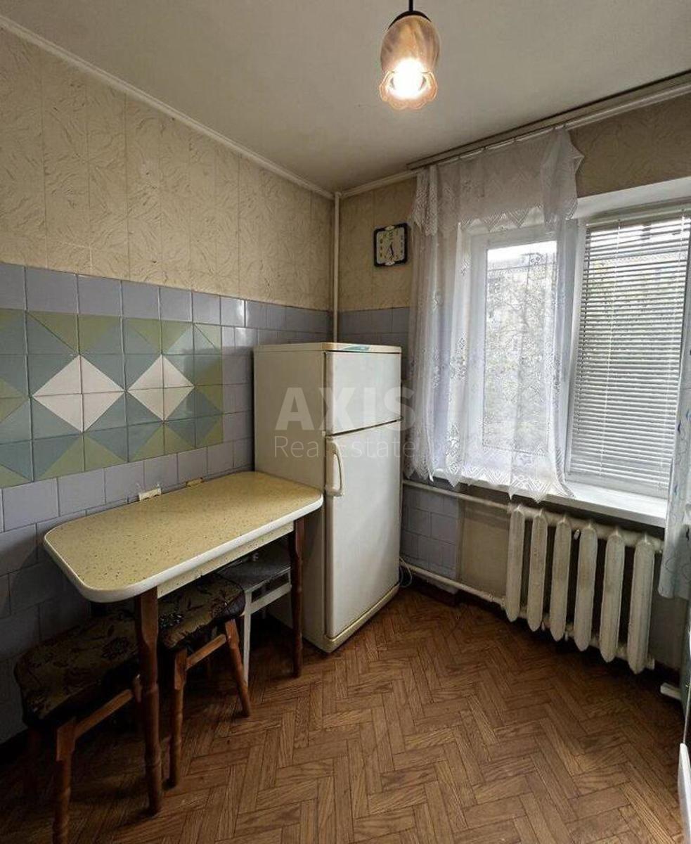 1k apartment vul. Chervonopil's'ka 20/155
