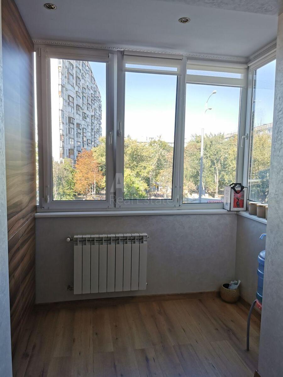 3k apartment vul. Avtozavods'ka 996