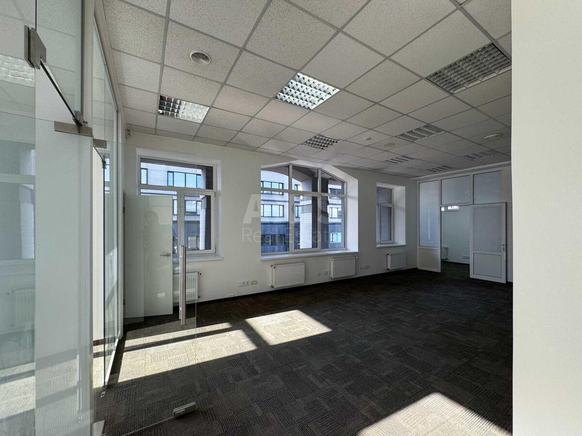 Office vul. Pymonenka Mykoly 13, 446m20