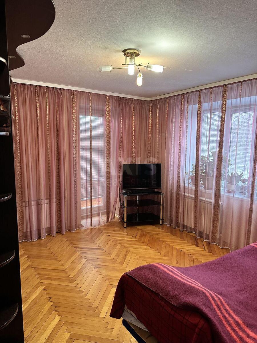 3k apartment vul. Symyrenka 1В