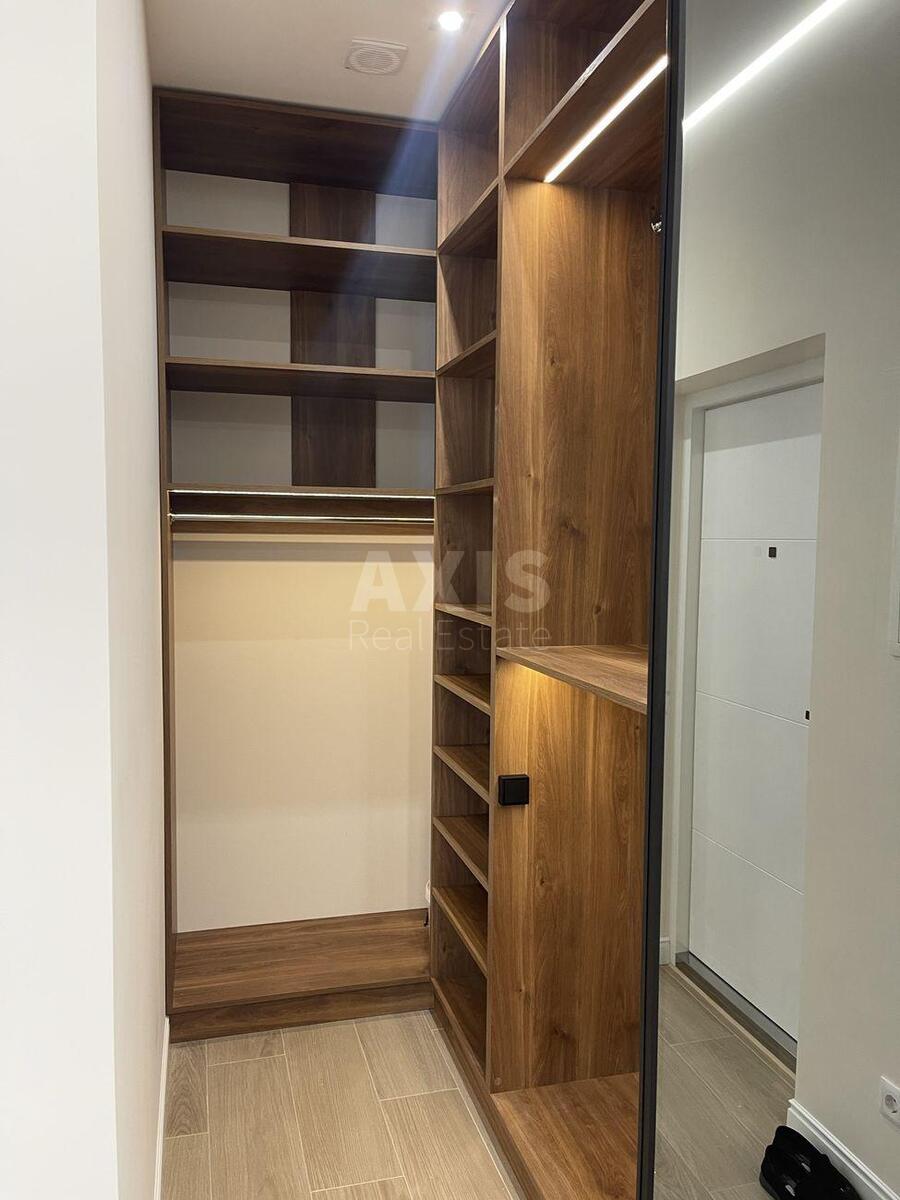 3k apartment vul. Dragomyrova Myhajla 1811