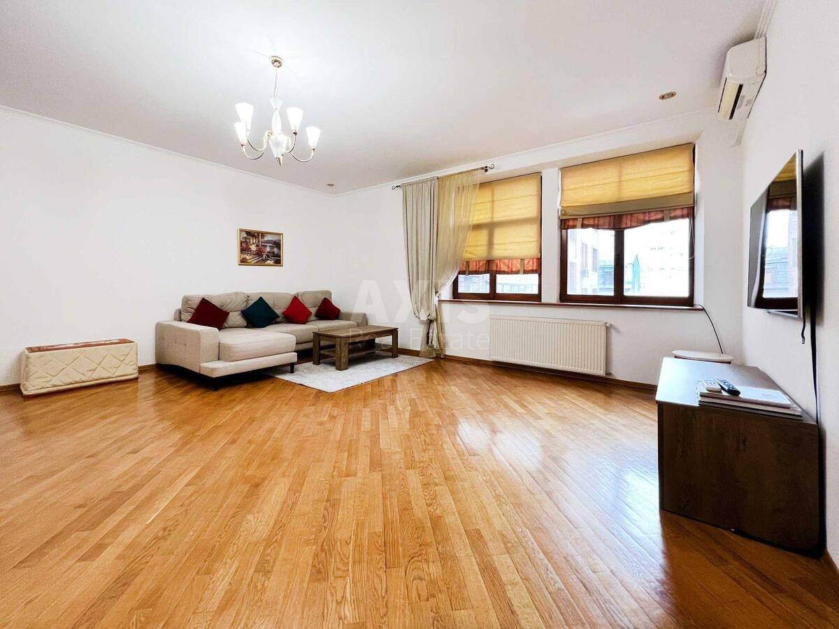 4k apartment vul. Pavlivs'ka 181