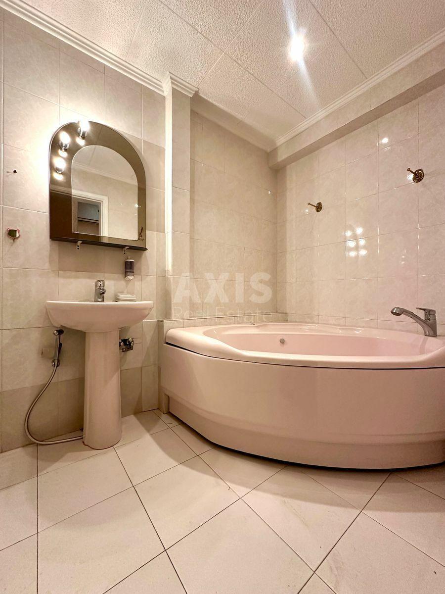 3k apartment vul. Turgenjevs'ka 306