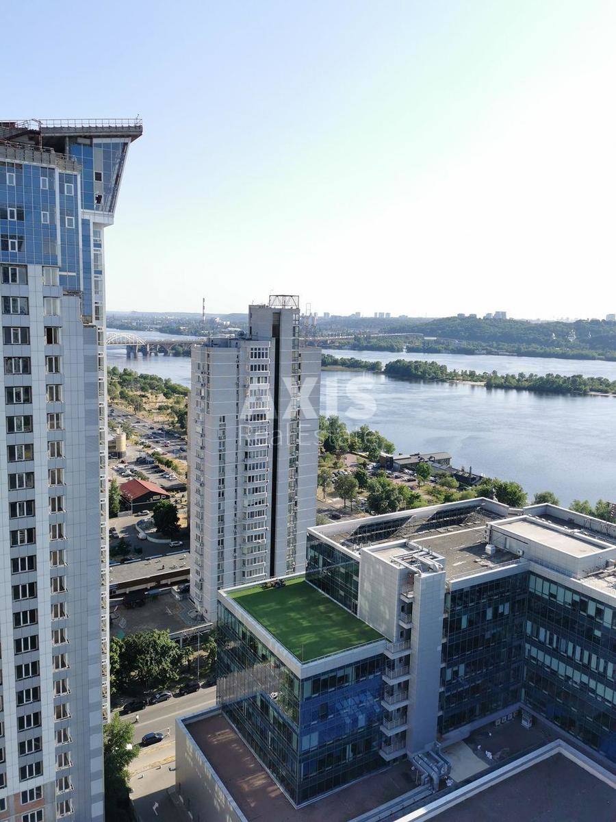 1k apartment nab. Dniprovs'ka 1