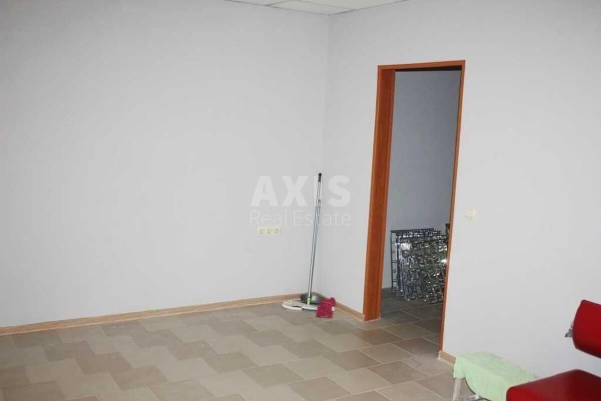 Trade object vul. Olevs'ka 7, 70m21