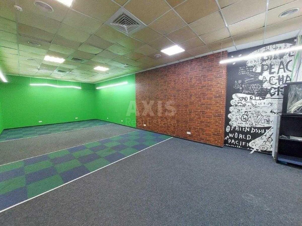 Office vul. Kyrylivs'ka 19, 580m29