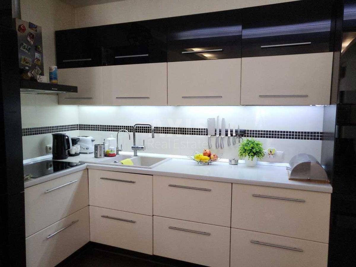 3k apartment vul. Yulia Zdanovska 46/10