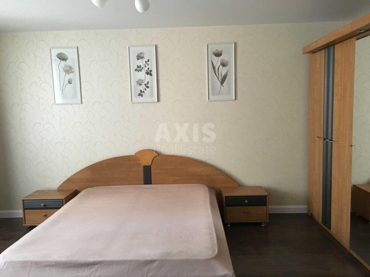 2k apartment vul. Dragomyrova Myhajla 24
