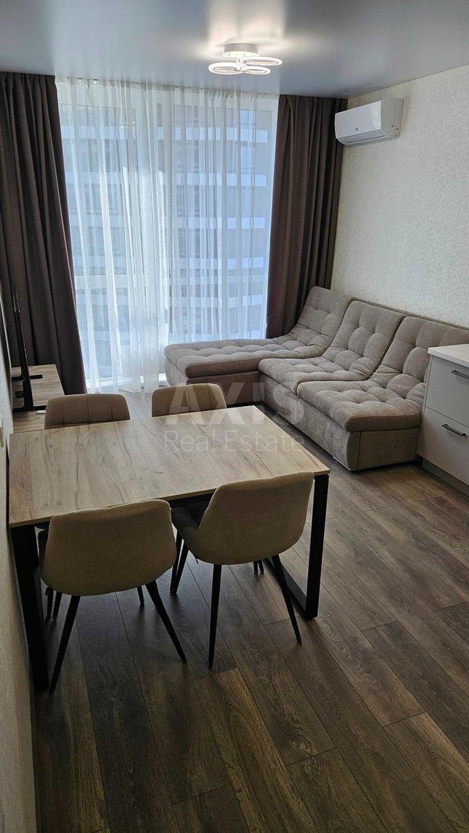 1k apartment nab. Dniprovs'ka 150