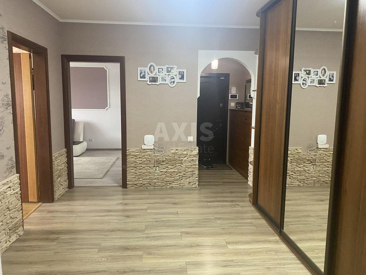 3k apartment vul. Myloslavs'ka 31В1