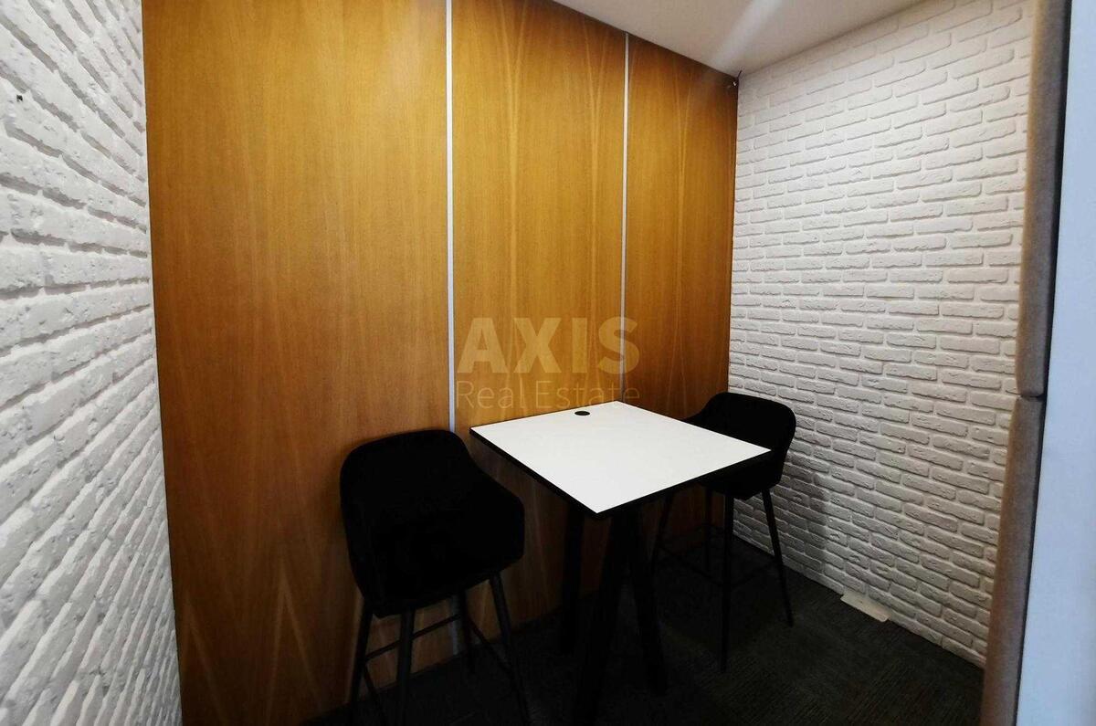 Office pl. Sportyvna 1А, 208m27