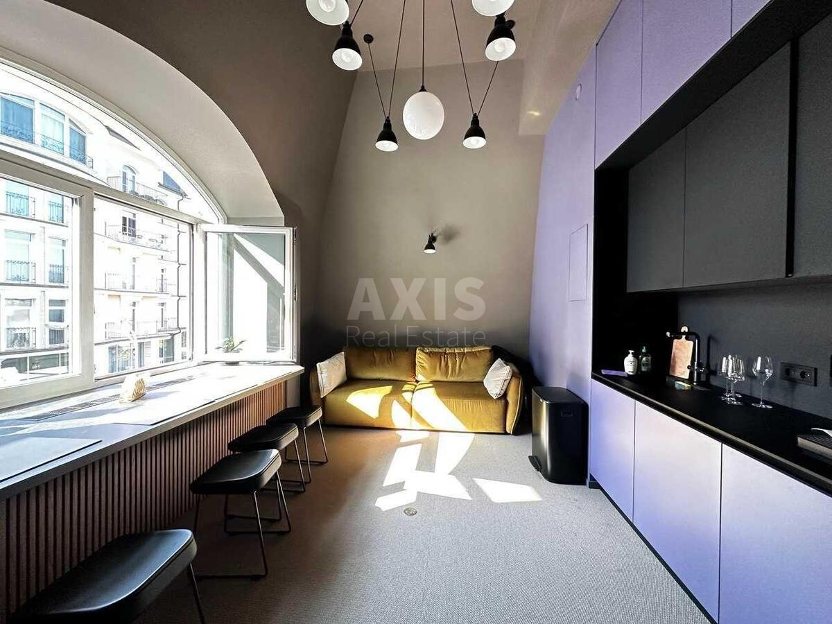 Office vul. Zvirynec'ka 59, 720m22