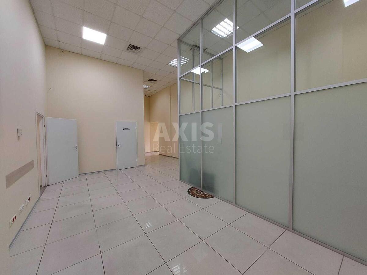 Office vul. Bul'varno-Kudrjavs'ka 24, 492m23