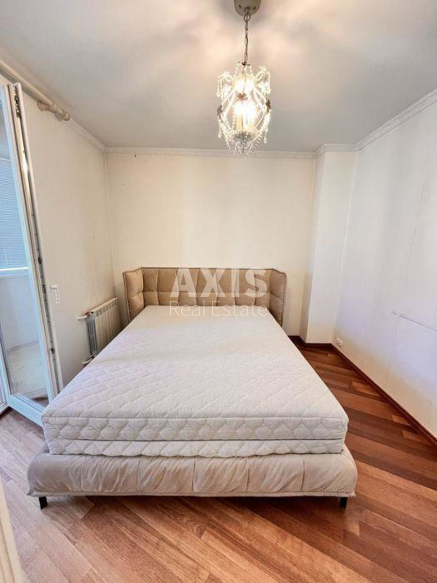 3k apartment vul. Ahmatovoi' Anny 3а4
