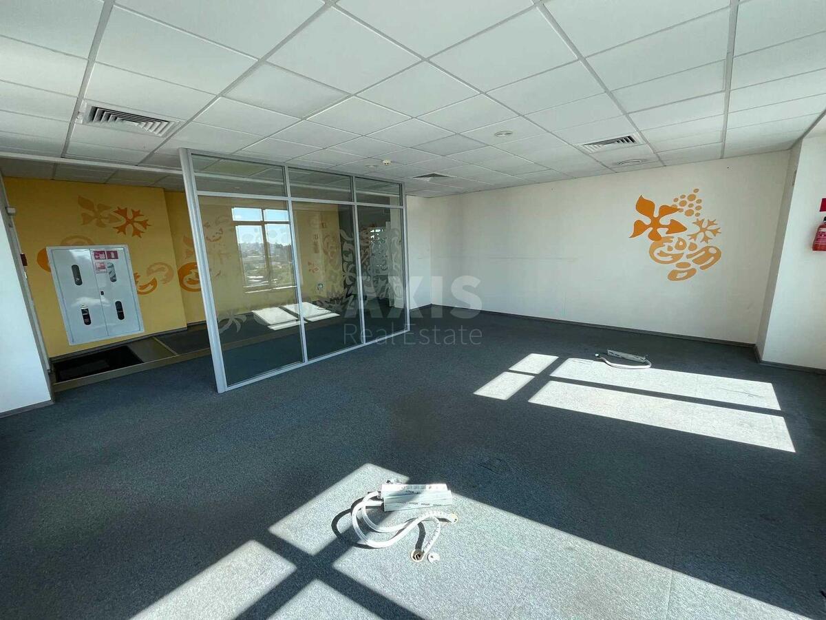 Office vul. Degtjarivs'ka 27Т, 685m2568500