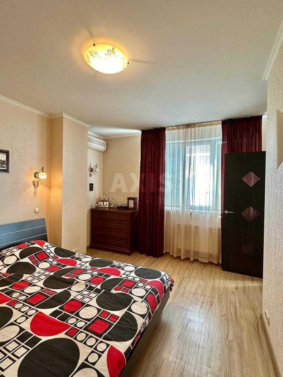 3k apartment vul. Shums'kogo Jurija 1А7