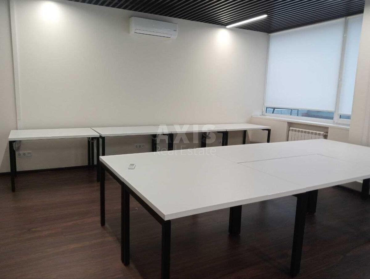 Office vul. Kutuzova 13, 222m26