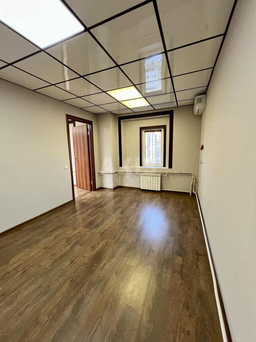 Office pr-t Berestejskij 93, 62m2611983
