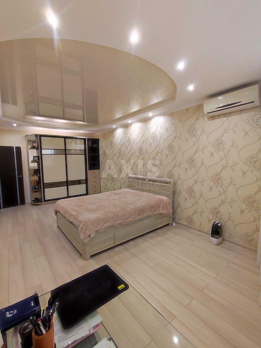 1k apartment vul. Revuc'kogo 7В2