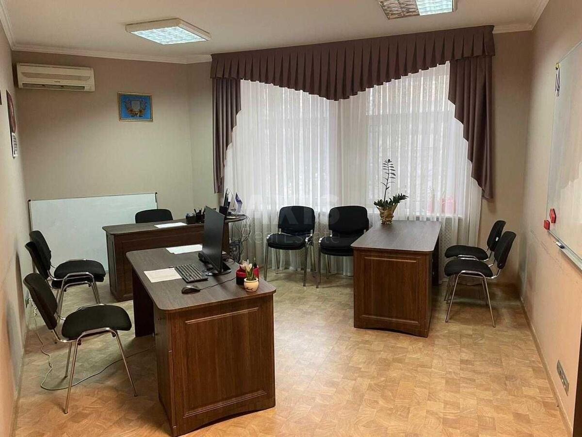 Office vul. Gusovs'kogo 11/11, 100m22