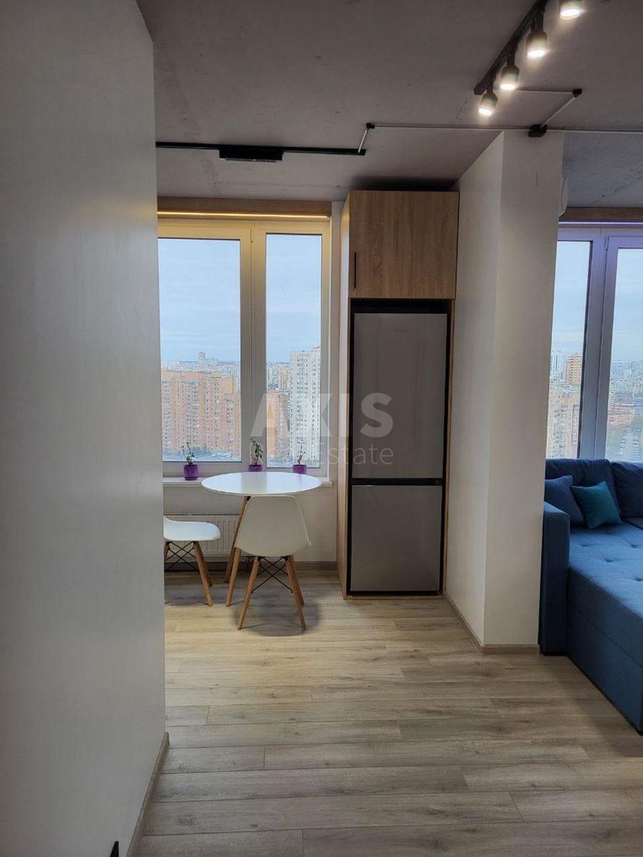 1k apartment nab. Dniprovs'ka 183