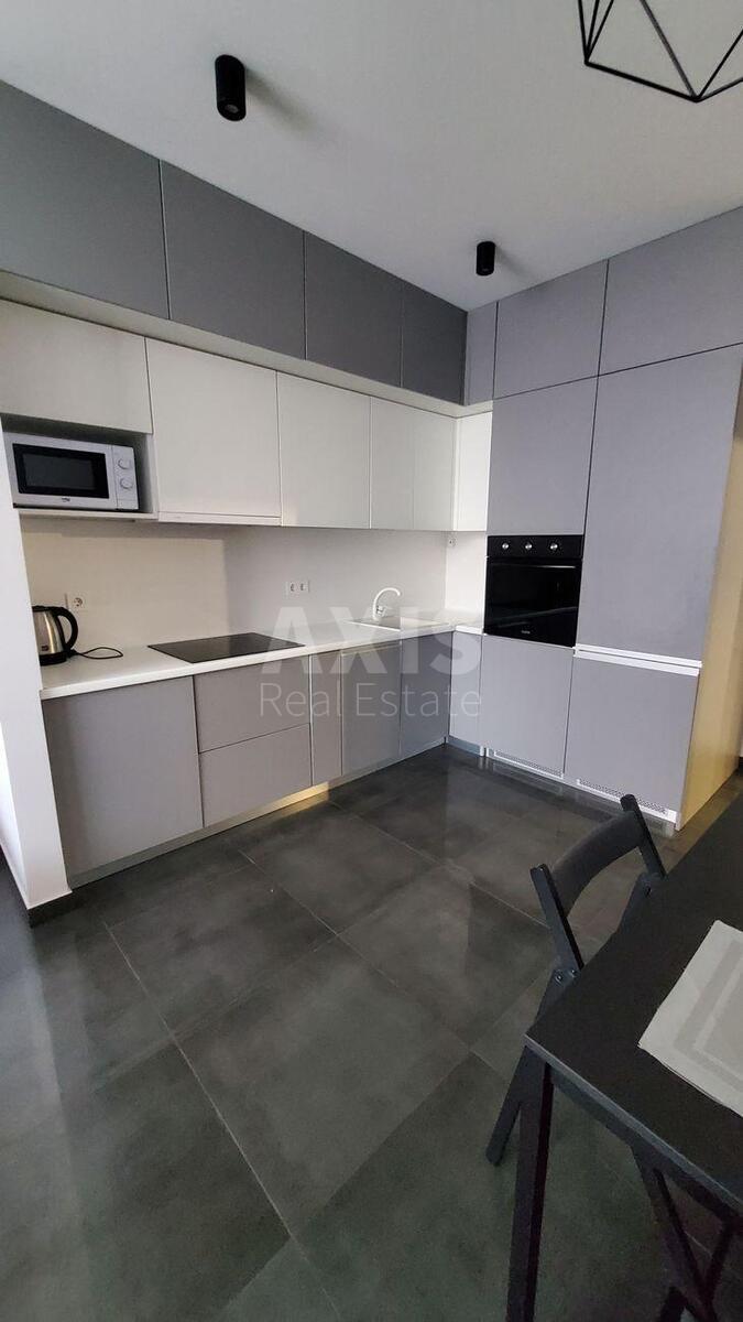 1k apartment vul. Sverstjuka Jevgena 4