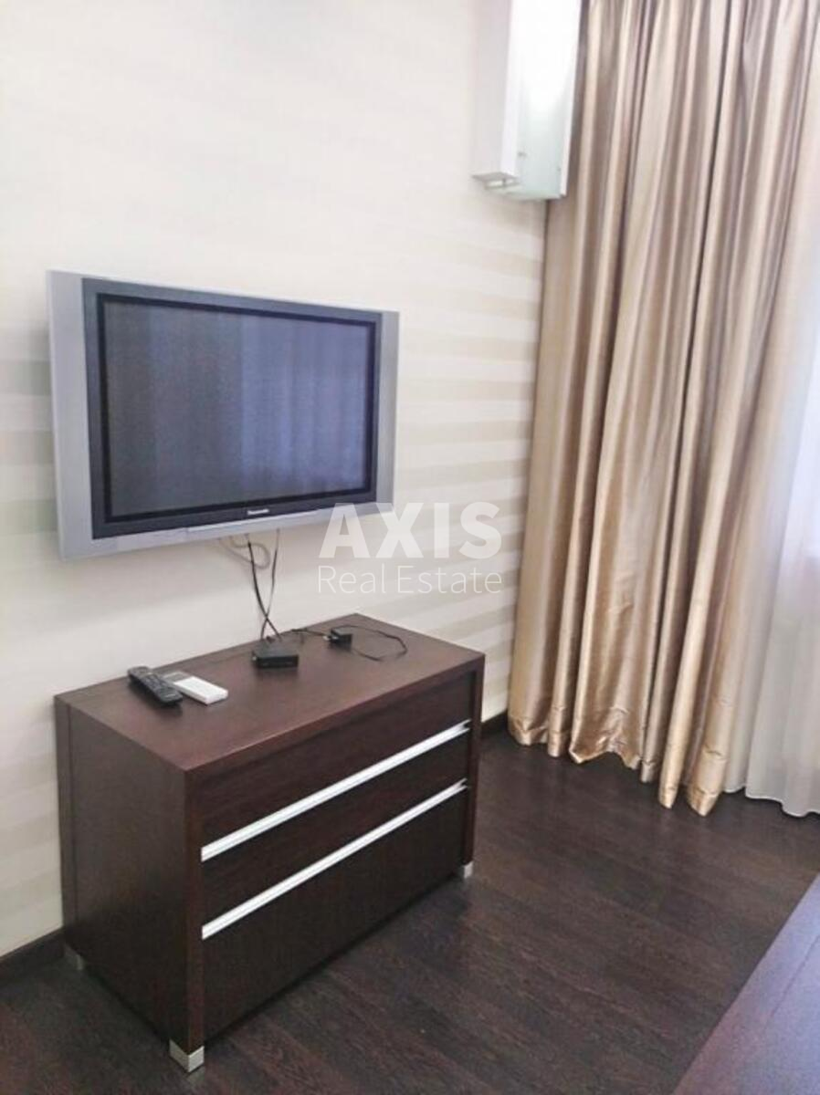 3k apartment vul. Jevgena Konoval'cja 36б1