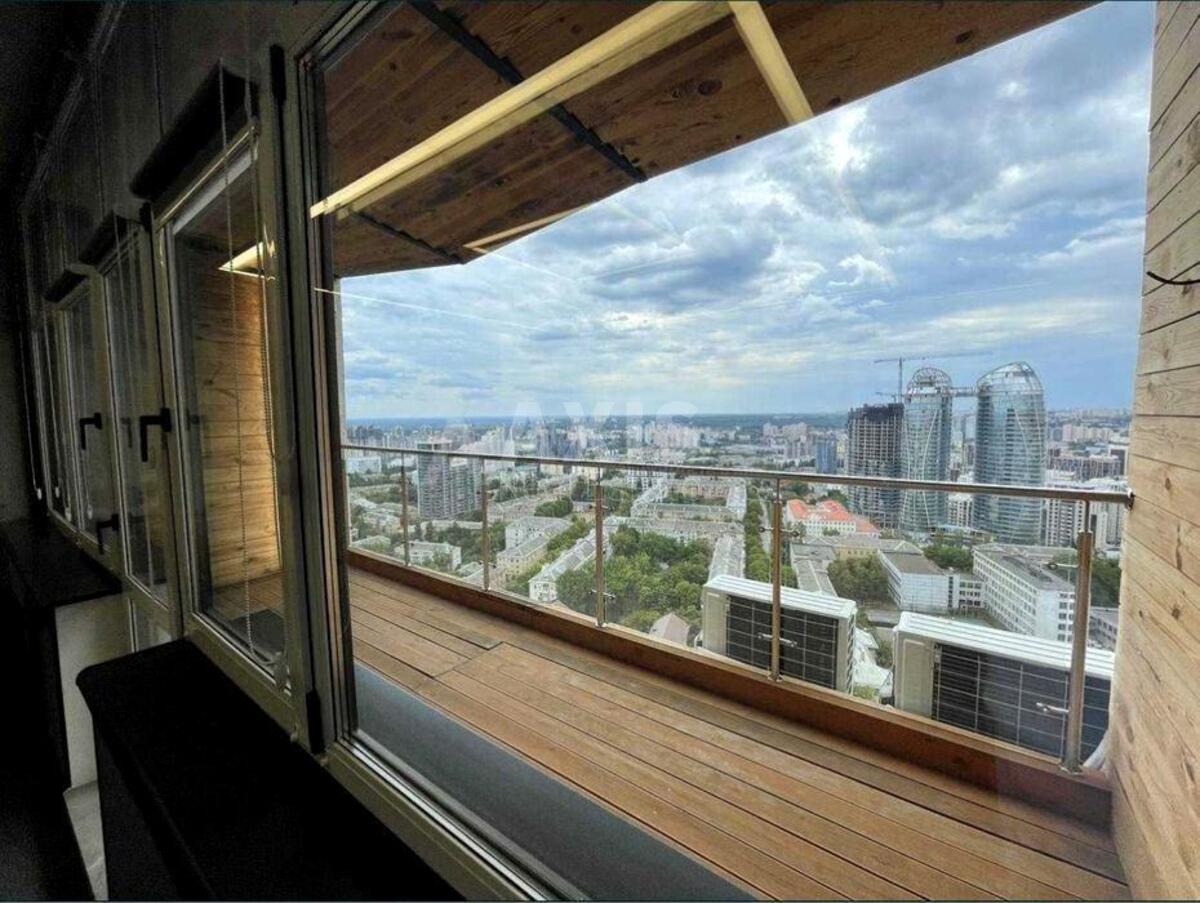 Office vul. Jevgena Konoval'cja 44А, 237m25938712