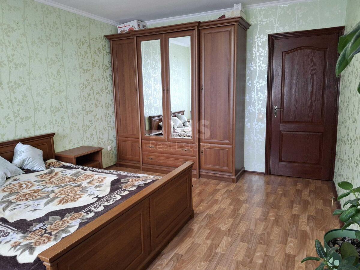 3k apartment vul. Bal'zaka Onore de 4А5