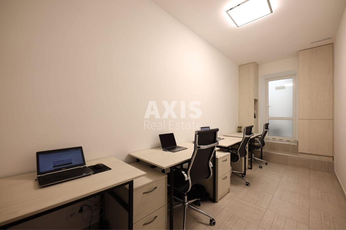 Trade object vul. Pyrogovs'kogo Oleksandra 4, 270m2604691