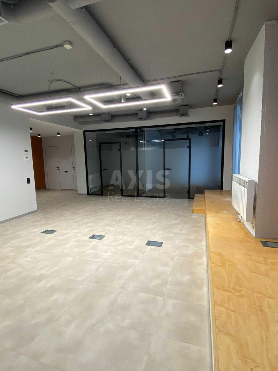 Office vul. Dragomyrova Myhajla 14А, 125m2