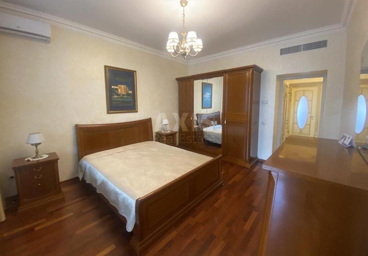 3k apartment vul. Vyshgorods'ka 45/212