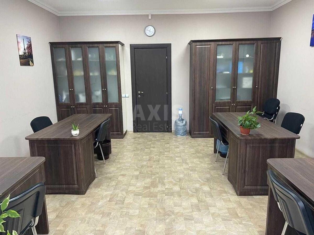 Office vul. Gusovs'kogo 11/11, 100m20