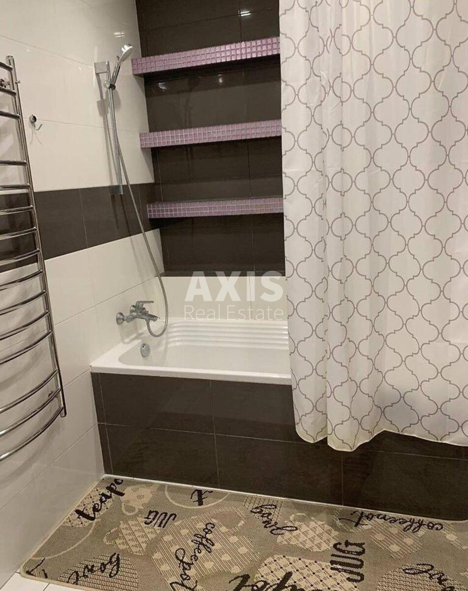 3k apartment vul. Dmytrivs'ka 758