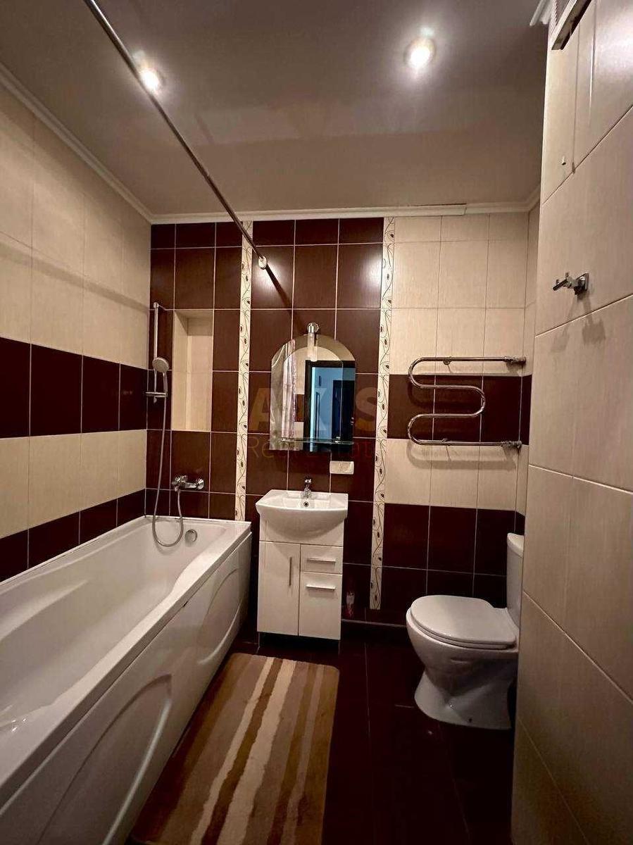 3k apartment vul. Shums'kogo Jurija 1А5