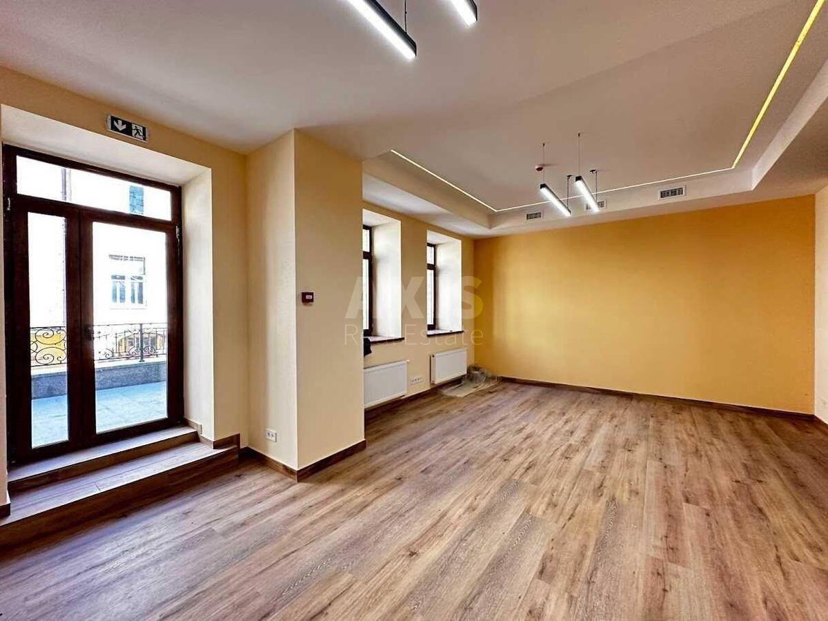 Office uzviz Andrii'vs'kyj 7А, 1000m27