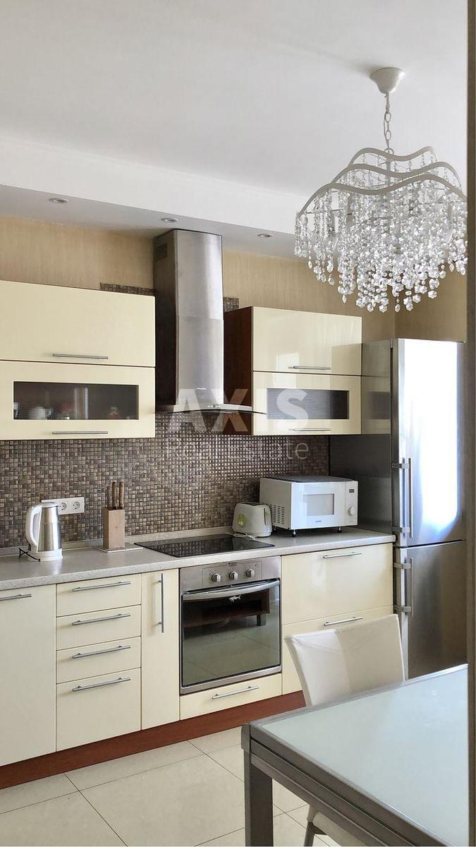 1k apartment vul. Ahmatovoi' Anny 13Д33558