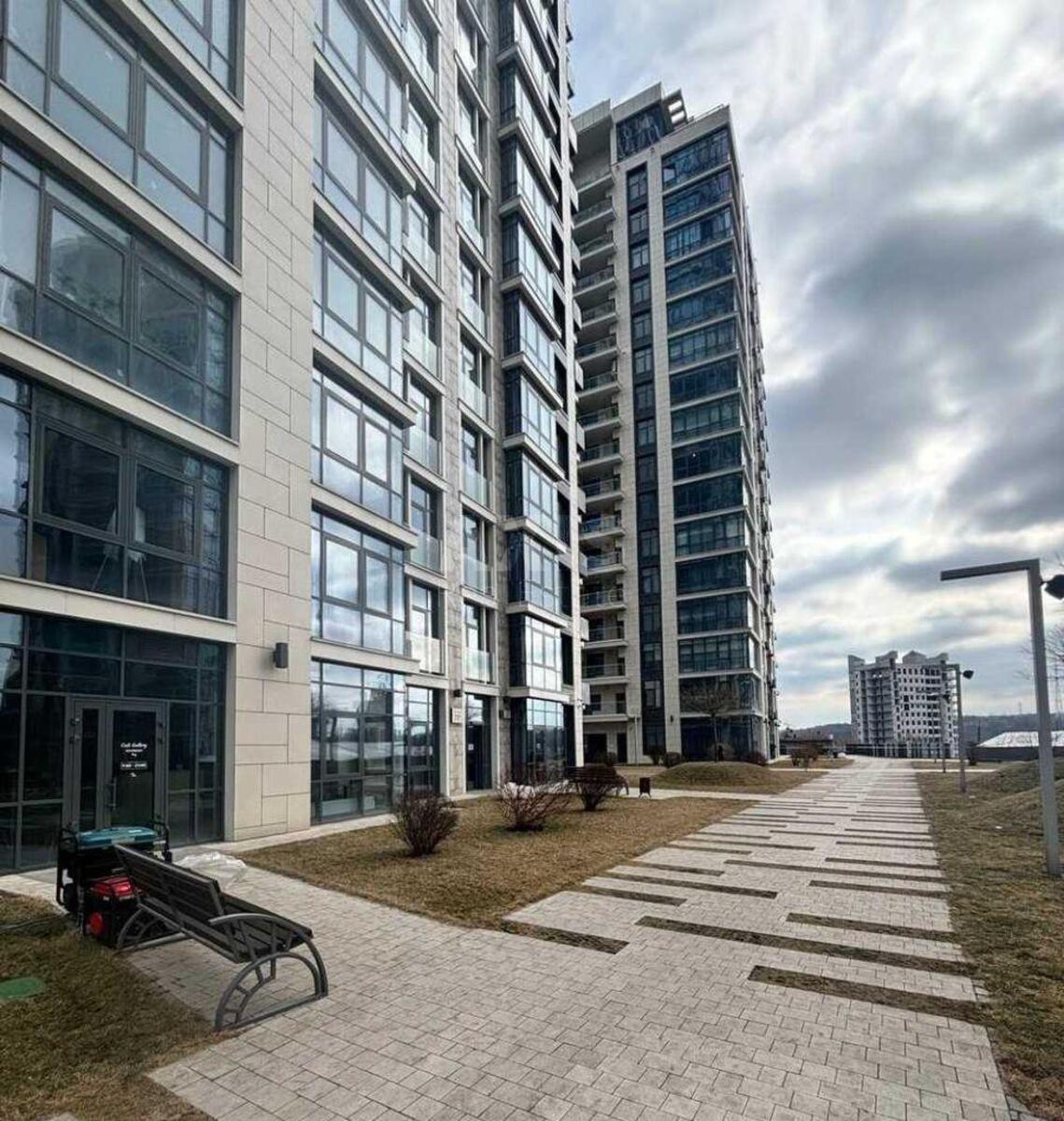 4k apartment vul. Dragomyrova Myhajla 189
