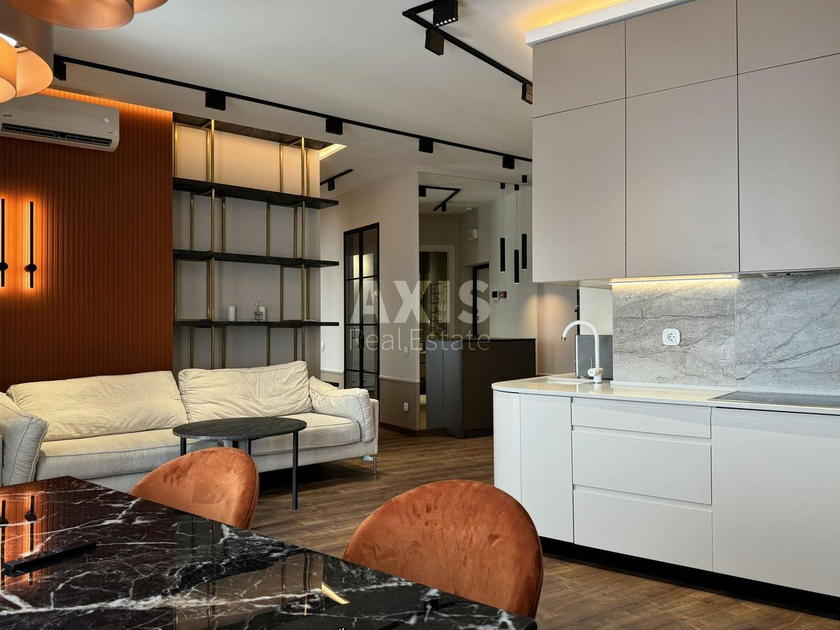 4k apartment vul. Buslivs'ka 1234015