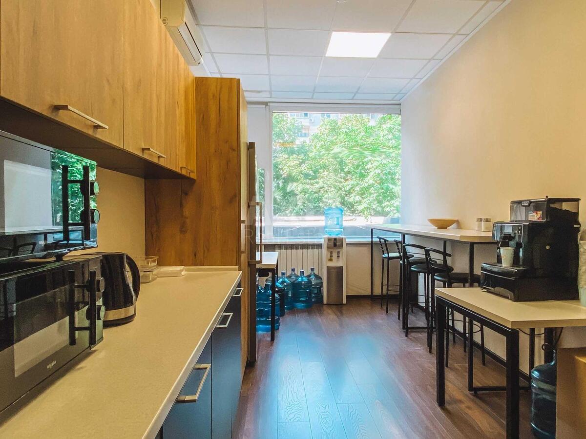 Office vul. Kutuzova 13, 222m24