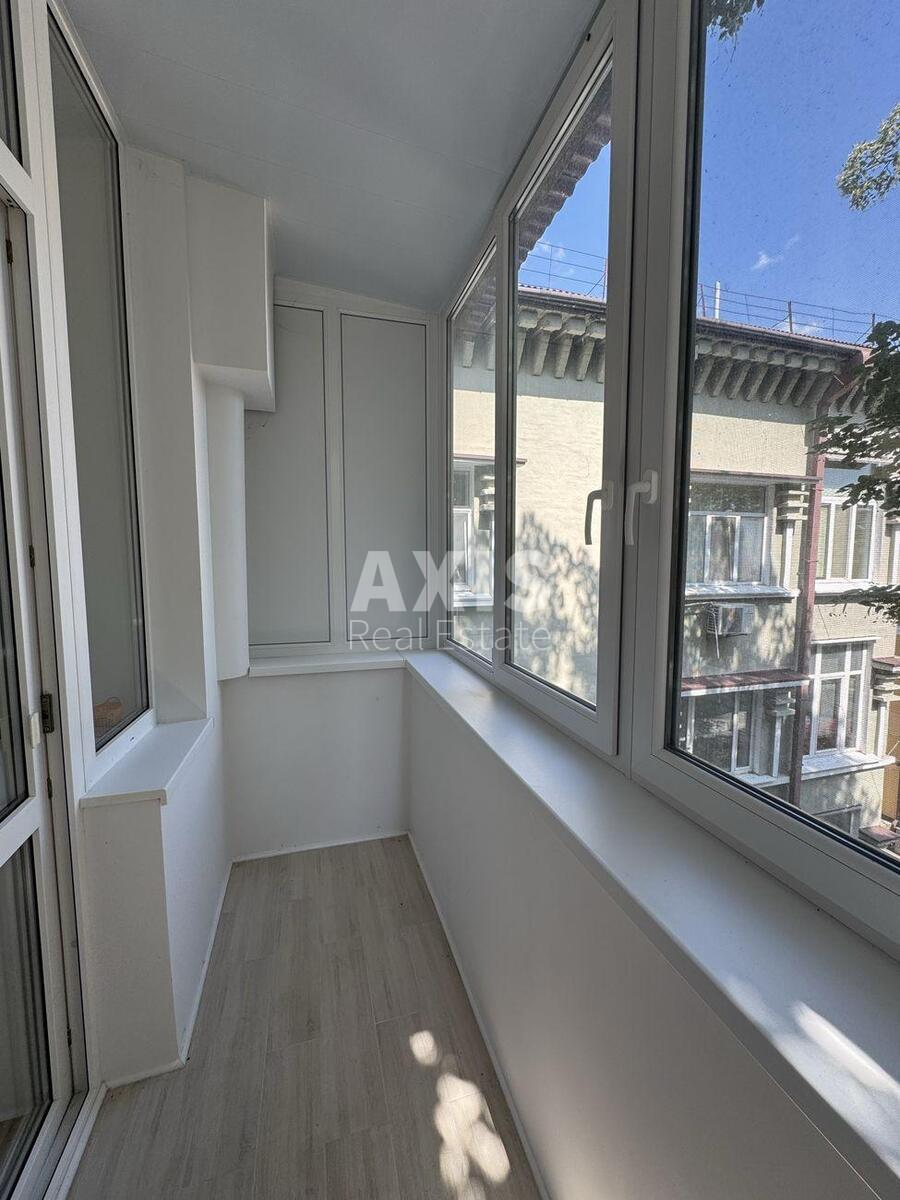 4k apartment vul. Kost'ol'na 15594405