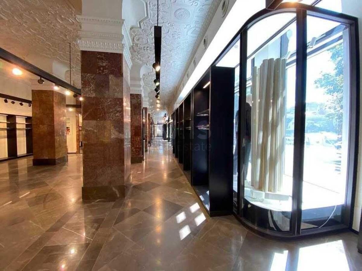 Объект торговли ул. Крещатик 23, 2000м2621361